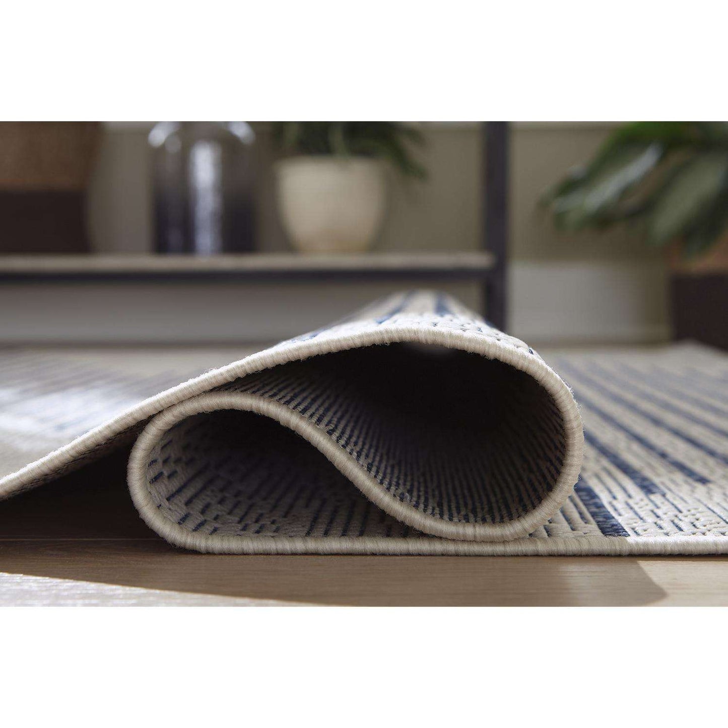 Signature Design By Ashley Alverno 94 In. W X 122 In. L Blue/White Geometric Polypropylene Rug