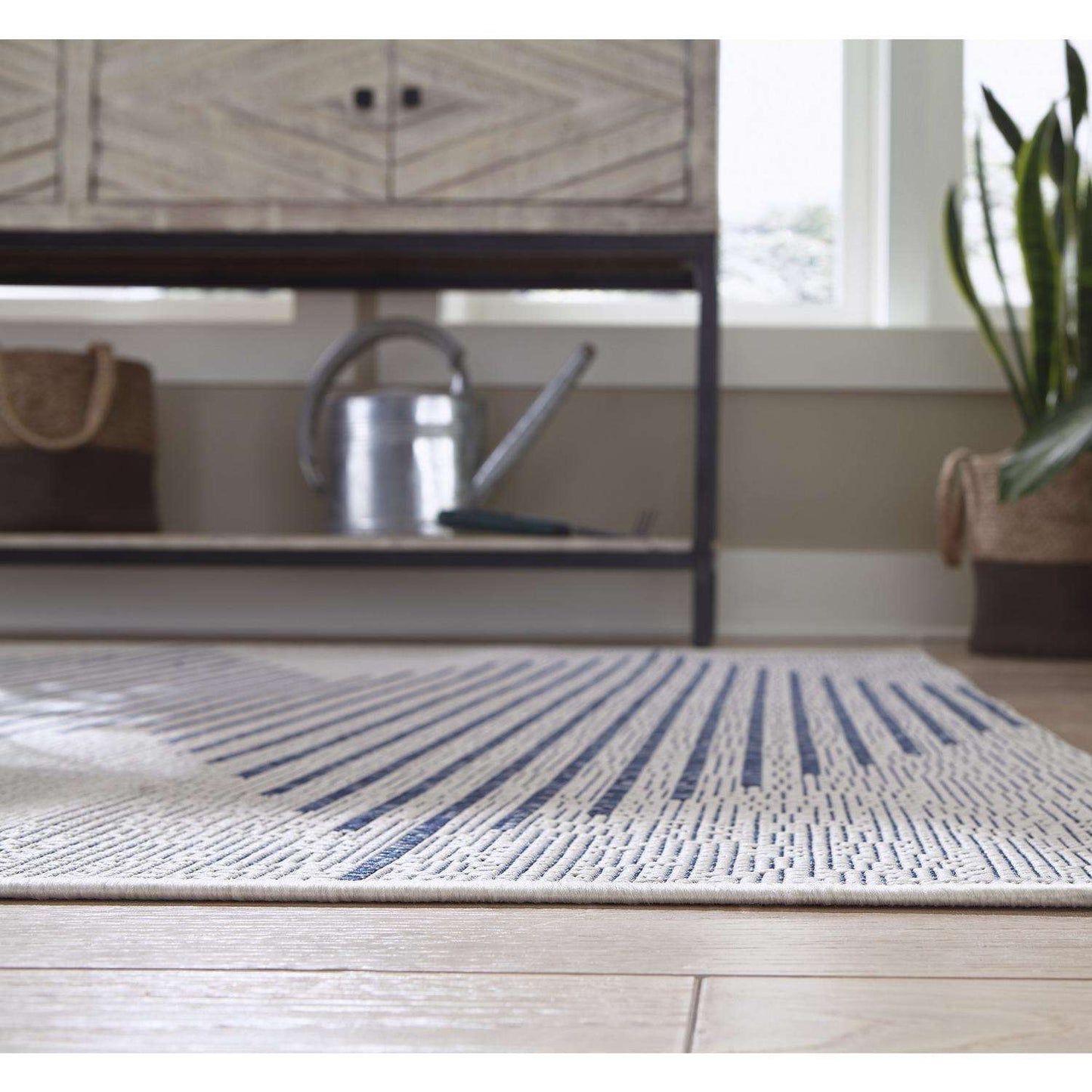  Signature Design By Ashley Alverno 94 In. W X 122 In. L Blue/White Geometric Polypropylene Rug