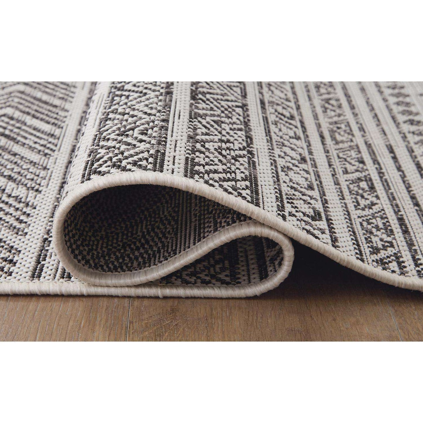  Signature Design By Ashley Brinoy Black/White Geometric Polypropylene Rug
