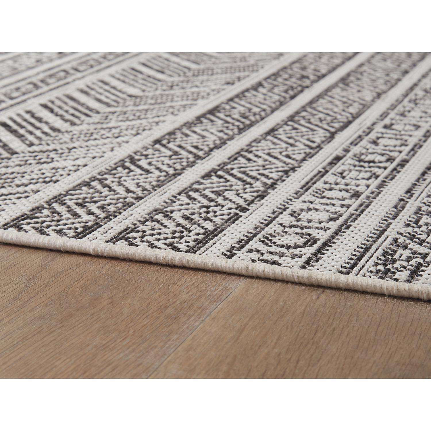  Signature Design By Ashley Brinoy 94 In. W X 122 In. L Black/White Geometric Polypropylene Rug