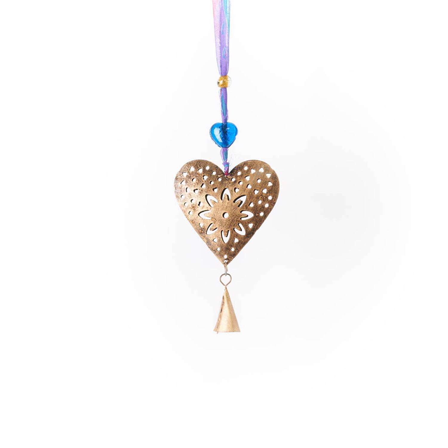  Matr Boomie Chakshu Sari Multi-color Iron 5 In. Heart Bell Chimes