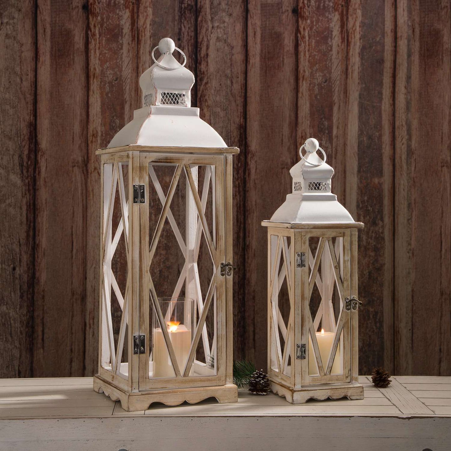  Glitzhome 28.74 In. Iron/Wood Lantern White